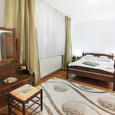 Romana Apartment *
